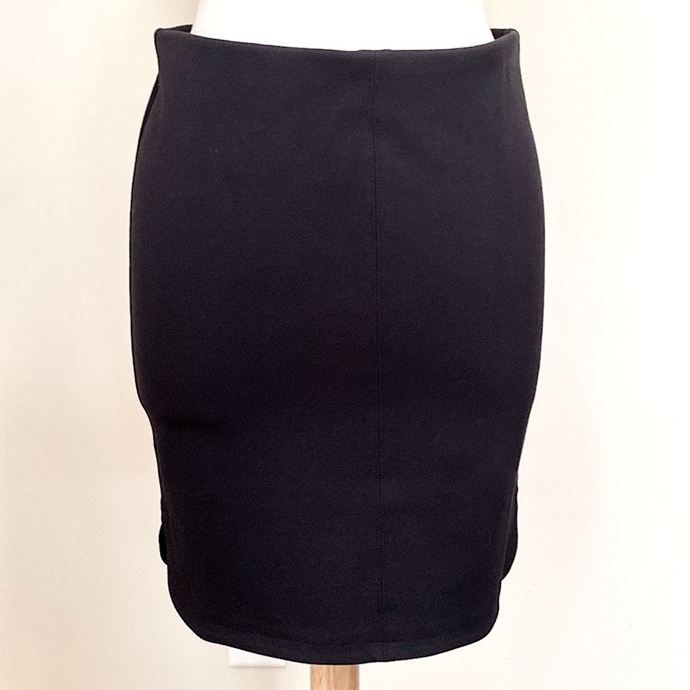 Lole Black SZ S Minimalist Athleisure Lounge Activewear Pull On Stretch Skirt